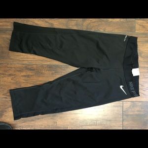 Nike pro Capri length